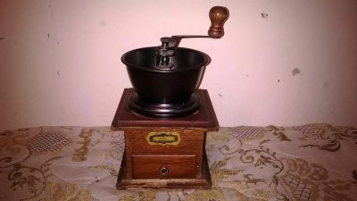 Лот: 3629312. Фото: 1. Кофемолка ручная. Чайники, кофемашины, кулеры