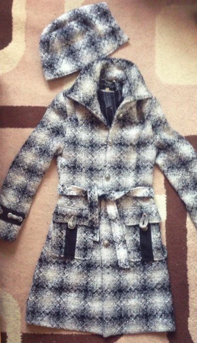 Лот: 5701551. Фото: 1. Пальто с капюшоном 42-44. Верхняя одежда