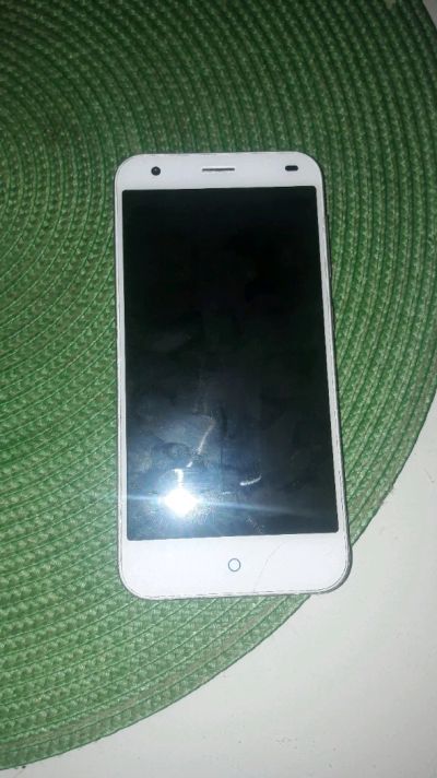 Лот: 11193927. Фото: 1. Смартфон ZTE Blade s6. Смартфоны