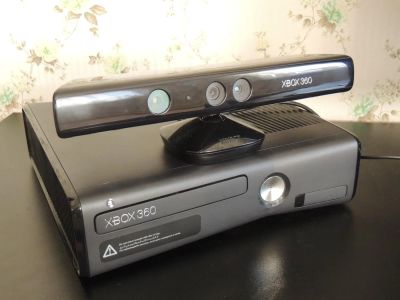 Лот: 6991790. Фото: 1. XBox 360 Slim 250Gb + Kinekt... Игровые приставки, консоли