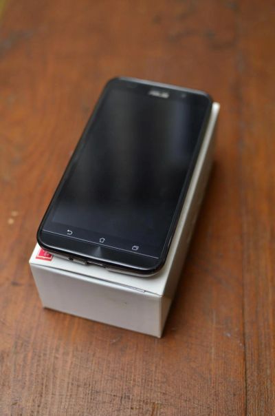 Лот: 11147234. Фото: 1. Asus Zenfone 2 ZE551ML 64 Гб 4... Смартфоны