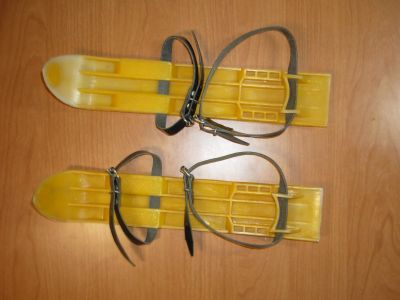 Лот: 12825506. Фото: 1. Лыжи детские желтые. Лыжи