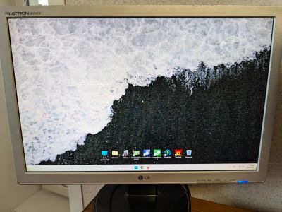 Лот: 25359799. Фото: 1. Монитор LG Flatron W2042S, 1680x1050... ЖК-мониторы
