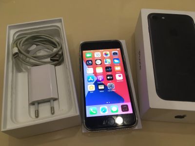 Лот: 16819491. Фото: 1. iPhone 7 32gb РСТ комплект / обмен. Смартфоны