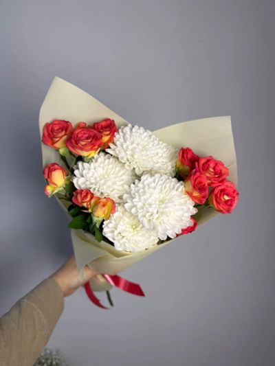 Лот: 25664238. Фото: 1. 5. Букет- комплимент с розами... Свежие цветы