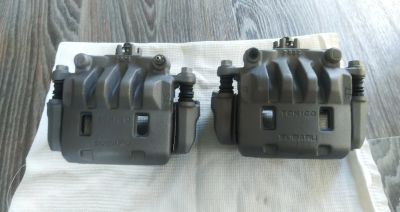Лот: 23911379. Фото: 1. Суппорта передние Subaru forester... Тормозная система