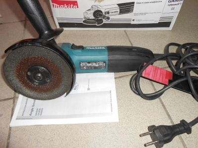 Лот: 6177600. Фото: 1. Продам болгарку Makita GA5030... Электроинструмент