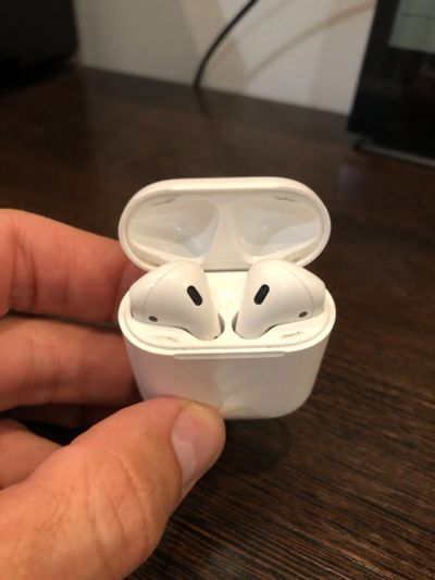 Лот: 19327933. Фото: 1. Apple AirPods 2 оригинал. Наушники, гарнитуры