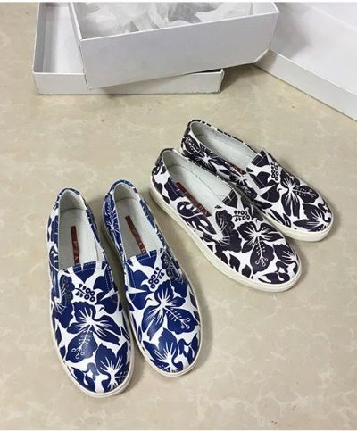 Лот: 10000945. Фото: 1. Слипоны Prada кожа 36 синие. Кеды, кроссовки, слипоны