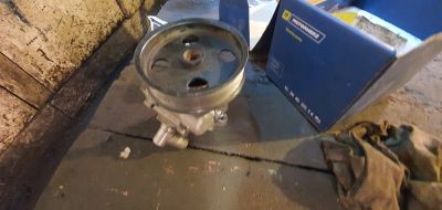Лот: 17472228. Фото: 1. Гур от Mercedes GL 320 x164 om642. Двигатель и элементы двигателя