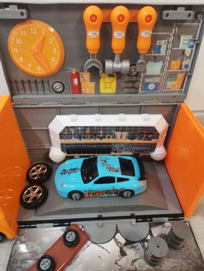 Лот: 20772716. Фото: 1. Автосервис на колесах. Игровые наборы