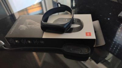 Лот: 19243122. Фото: 1. Mi band 4. Смарт-часы, фитнес-браслеты, аксессуары