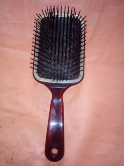 Лот: 19265035. Фото: 1. Расческа женская (может пойти... Инвентарь для уборки