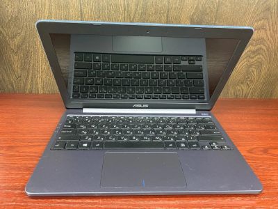 Лот: 17873747. Фото: 1. Ноутбук 11 ASUS E203MA-FD001T... Ноутбуки