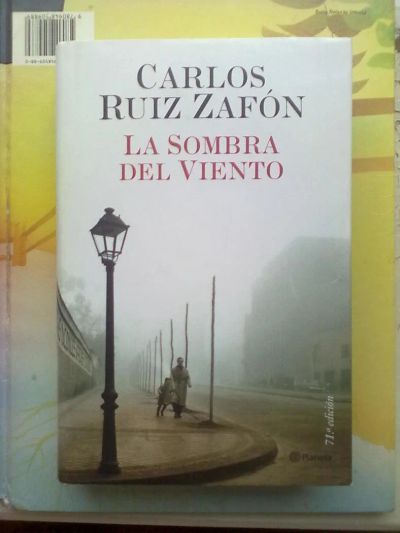 Лот: 9597072. Фото: 1. Carlos Ruiz Zafon, La Sombra del... Художественная