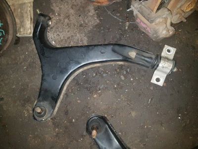 Лот: 20897037. Фото: 1. Рычаг подвески нижний Nissan Elgrand... Ходовая, подвеска, рулевое управление