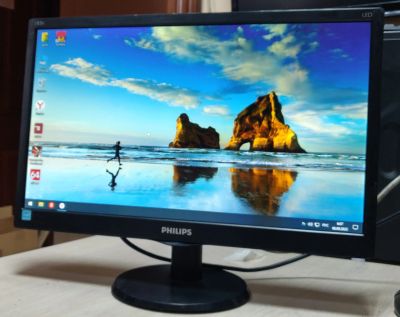 Лот: 20770087. Фото: 1. Монитор 18,5" ЖК Philips 193V... ЖК-мониторы