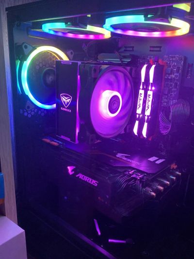 Лот: 16547681. Фото: 1. Aorus GeForce GTX 1080 Ti 11G. Видеокарты