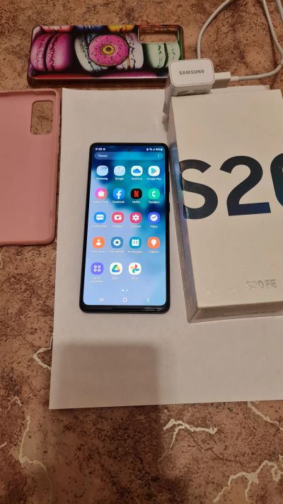 Лот: 19031005. Фото: 1. Samsung galaxy s20 fe. Смартфоны