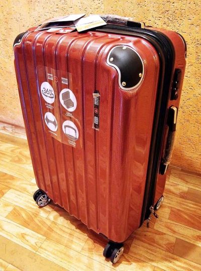 Лот: 10811412. Фото: 1. Тайский чемодан "Saint 2009" среднего... Чемоданы и сумки дорожные