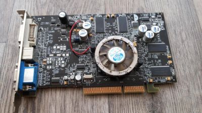 Лот: 10978909. Фото: 1. Radeon 9600 XT agp 256mb. Видеокарты