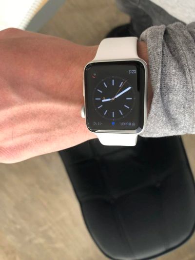 Лот: 10997112. Фото: 1. Часы Apple Watch Series 2 42mm... Смарт-часы, фитнес-браслеты, аксессуары