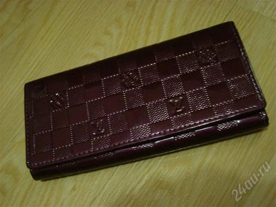 Лот: 625290. Фото: 1. Кошелек LV фиолетовый. Бумажники, кошельки, портмоне