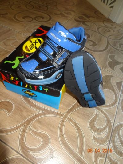 Лот: 5369662. Фото: 1. Кроссовки Heelys на роликах. Кеды, кроссовки