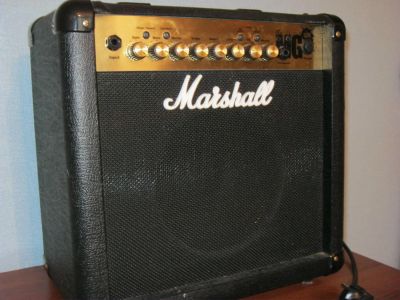 Лот: 4898687. Фото: 1. Marshall 15 FX. Гитарные эффекты и комбоусилители
