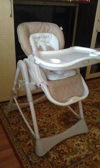 Лот: 6954661. Фото: 1. Стульчик для кормления Happy Baby... Стульчики для кормления