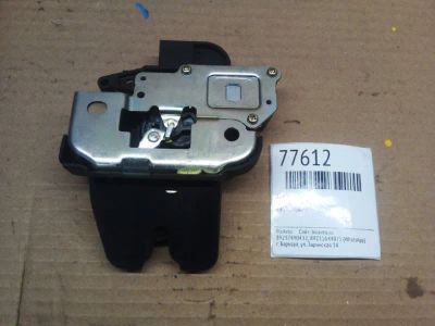 Лот: 21403811. Фото: 1. замок багажника Nissan Fuga PNY50. Двигатель и элементы двигателя