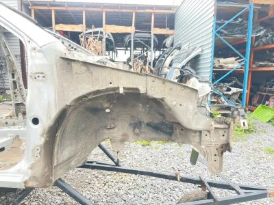 Лот: 25718003. Фото: 1. лонжерон toyota corolla ZZE120. Двигатель и элементы двигателя