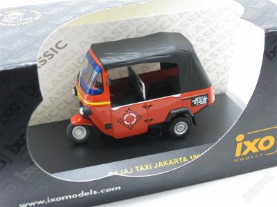 Лот: 1550109. Фото: 1. BAJAJ Taxi Jakarta 1990 IXO 1... Автомоделизм