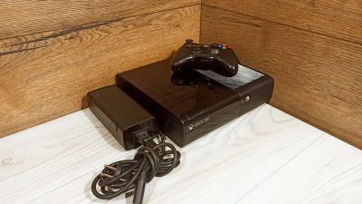 Лот: 19919009. Фото: 1. Игровая приставка Microsoft Xbox... Консоли