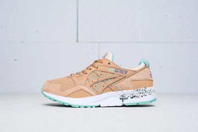 Лот: 11618177. Фото: 1. Кроссовки Asics Gel Lyte V November... Кеды, кроссовки, слипоны