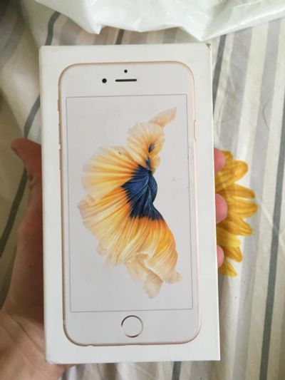 Лот: 6961868. Фото: 1. Продам новый IPhone 6s 64гб GOLD. Смартфоны