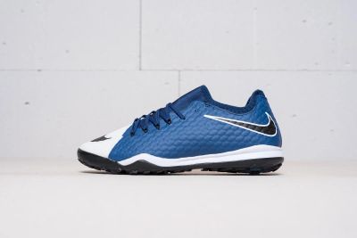 Лот: 11617784. Фото: 1. Футбольная обувь Nike HypervenomX... Кеды, кроссовки, слипоны