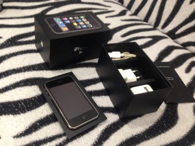 Лот: 9265047. Фото: 1. Iphone 3G 8GB. Смартфоны