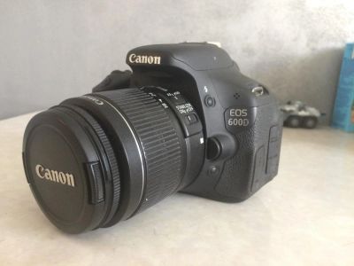 Лот: 11574059. Фото: 1. Фотоаппарат цифровой canon eos... Цифровые зеркальные