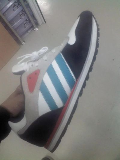 Лот: 6416391. Фото: 1. Кроссовки Adidas очень хорошие... Кеды, кроссовки, слипоны