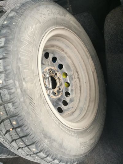 Лот: 12295421. Фото: 1. Колеса зимние на R13. Шины