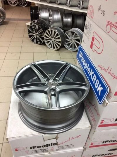 Лот: 9224109. Фото: 1. Vossen CV5 r18 8.5j et+33 5*114... Диски