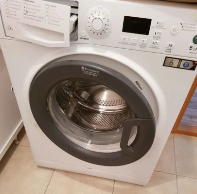 Лот: 16720321. Фото: 1. Узкая стиральная машина 6кг Hotpoint... Стиральные машины