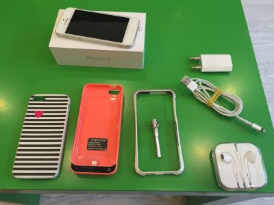Лот: 7773522. Фото: 1. iphone 5 16 gb white. Смартфоны