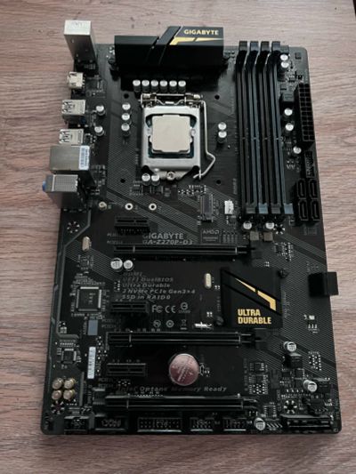 Лот: 19616868. Фото: 1. материнская палата gigabyte ga-z270p-d3... Комплекты запчастей