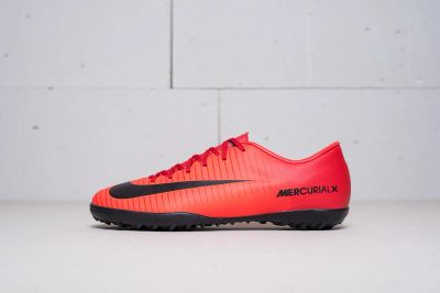 Лот: 11618075. Фото: 1. Футбольная обувь Nike Mercurial... Кеды, кроссовки, слипоны