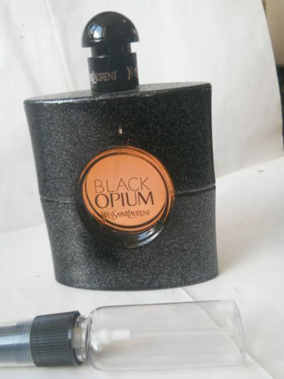 Лот: 5949926. Фото: 1. Black Opium Eau de Parfum Yves... Женская парфюмерия