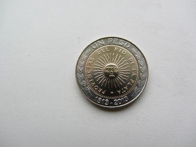 Лот: 4864627. Фото: 1. Аргентина 1 песо 2013 г "200 лет... Америка