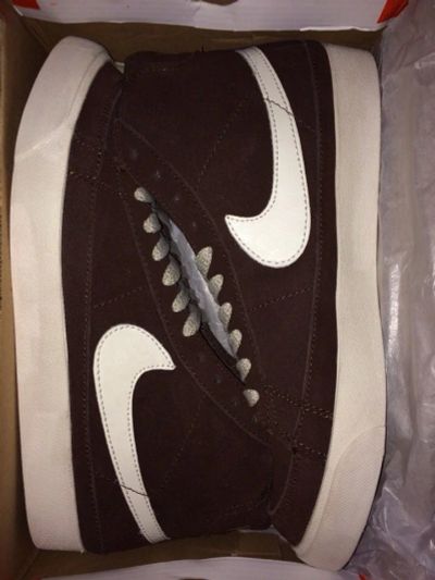 Лот: 3977857. Фото: 1. Nike коричневые. Кеды, кроссовки, слипоны