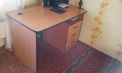 Лот: 6584278. Фото: 1. Стол. Компьютерные и письменные столы